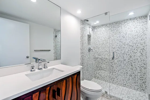 Island House Condos Unit 3c photo 10