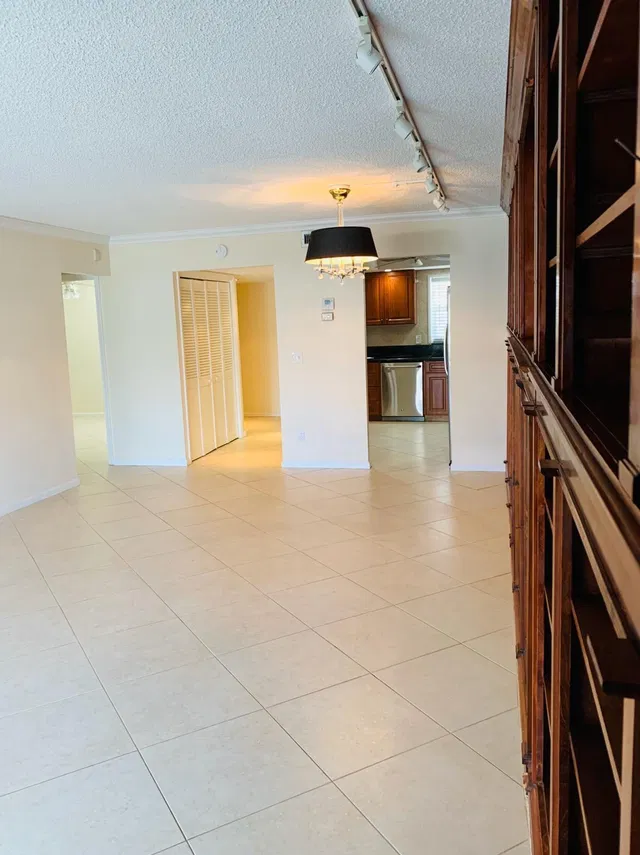 Singer Island Unit 168 photo 4