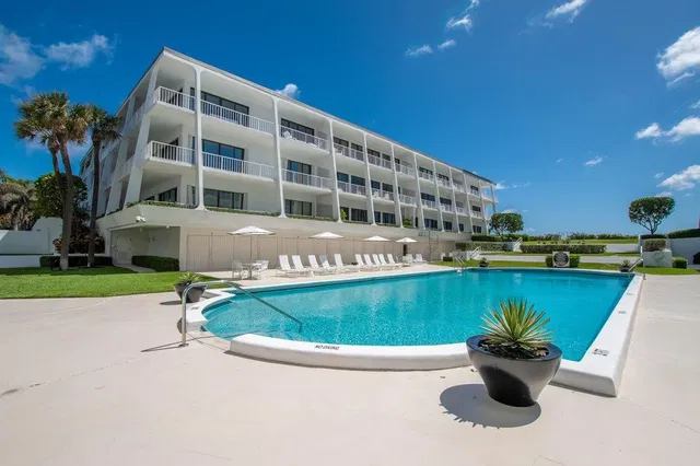 2275 S Ocean Boulevard #106s