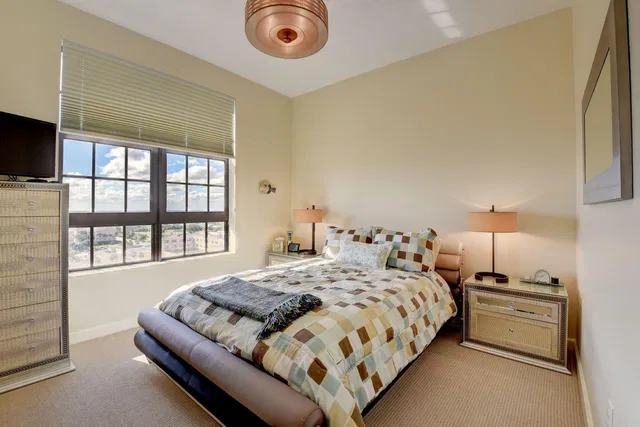 One City Plaza Unit 1204 photo 4