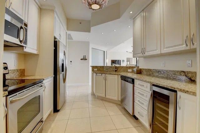 One City Plaza Unit 1204 photo 7