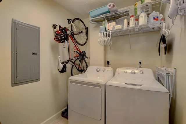 One City Plaza Unit 1204 photo 8