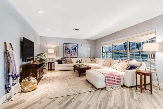 SoSo West Palm Beach Residence photo 8