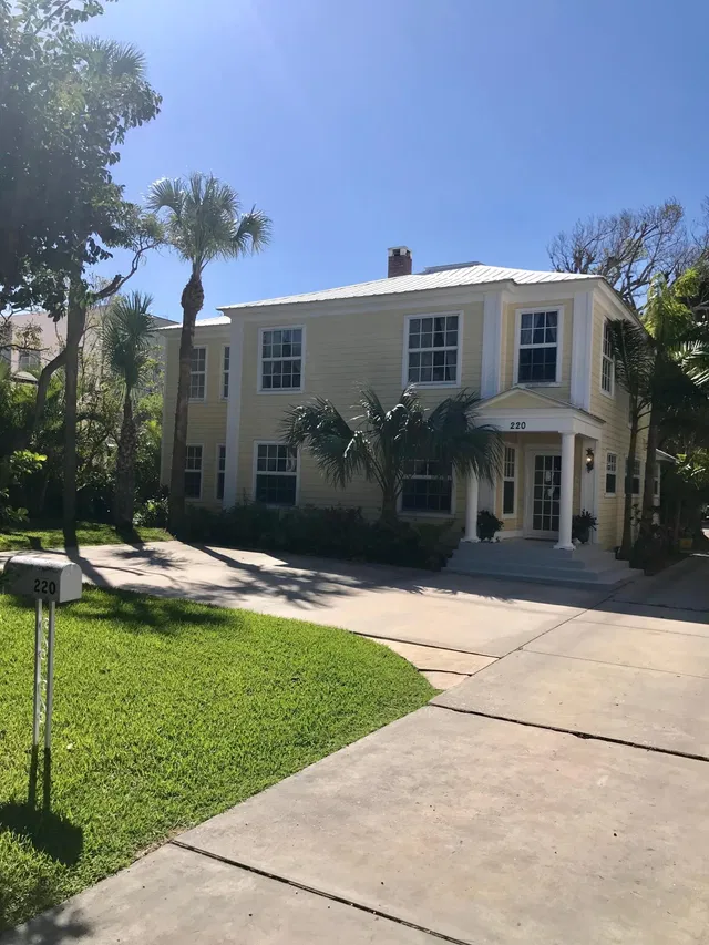 220 Brazilian Avenue