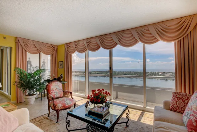 The Plaza of The Palm Beaches Unit 27g photo 11