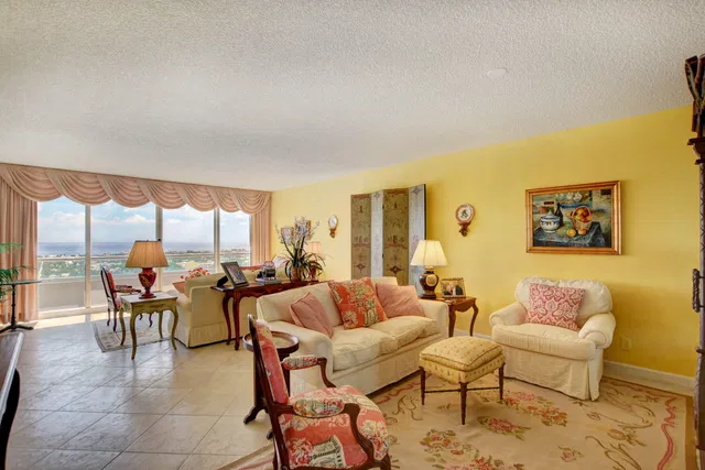 The Plaza of The Palm Beaches Unit 27g photo 12