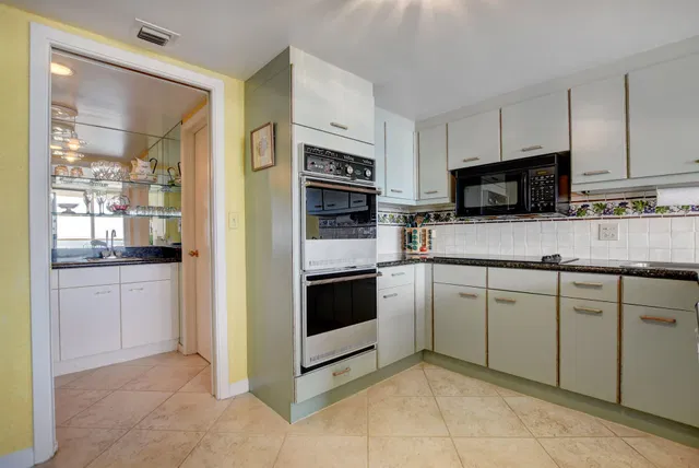 The Plaza of The Palm Beaches Unit 27g photo 20