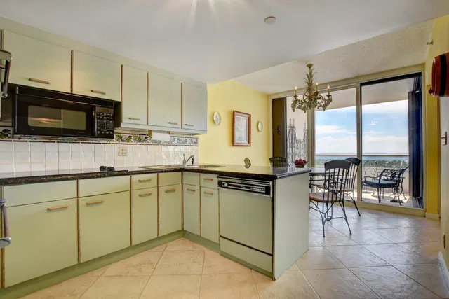 The Plaza of The Palm Beaches Unit 27g photo 21