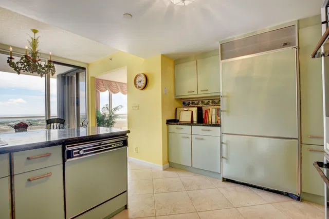 The Plaza of The Palm Beaches Unit 27g photo 22