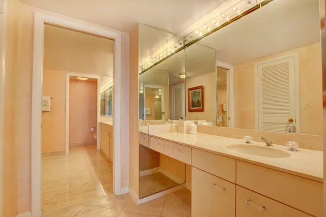 The Plaza of The Palm Beaches Unit 27g photo 25