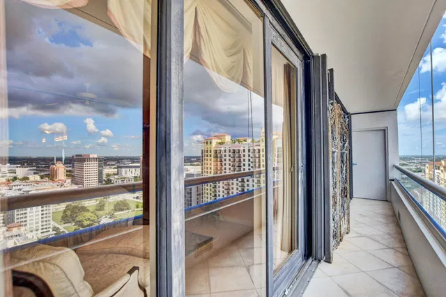 The Plaza of The Palm Beaches Unit 27g photo 32