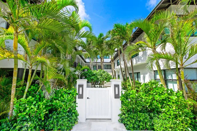 122 Peruvian Avenue #4