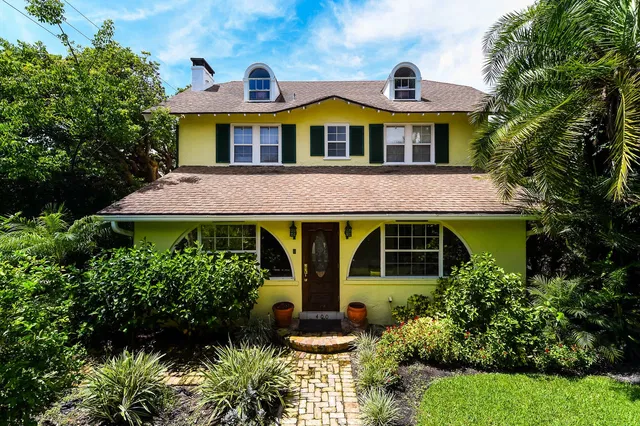400 Seaspray Avenue