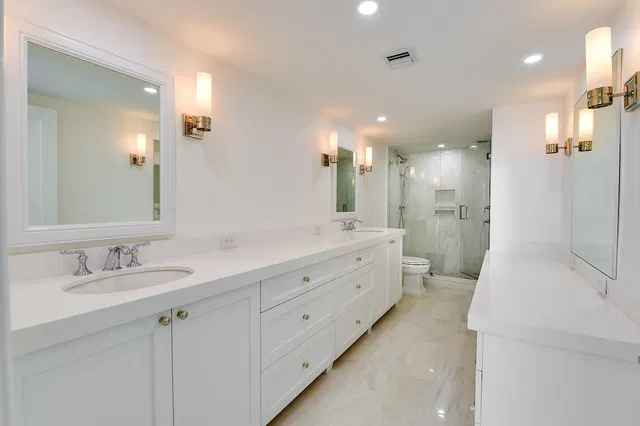 Winthrop House Condos Unit 605 photo 6