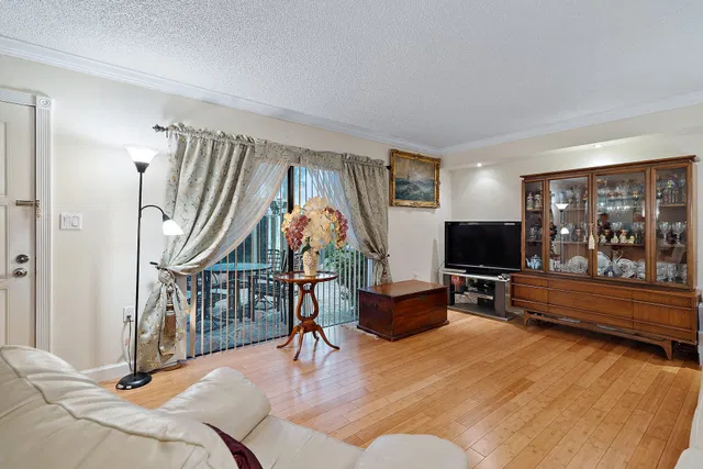 Residence photo 5