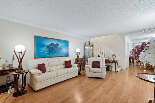 Residence photo 6