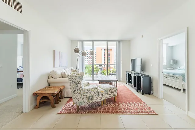 City Palms Unit 436, sold $285,000