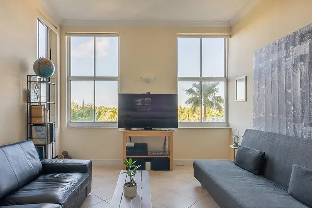The Strand Unit 401 photo 5
