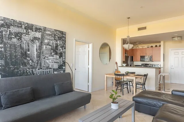 The Strand Unit 401 photo 6