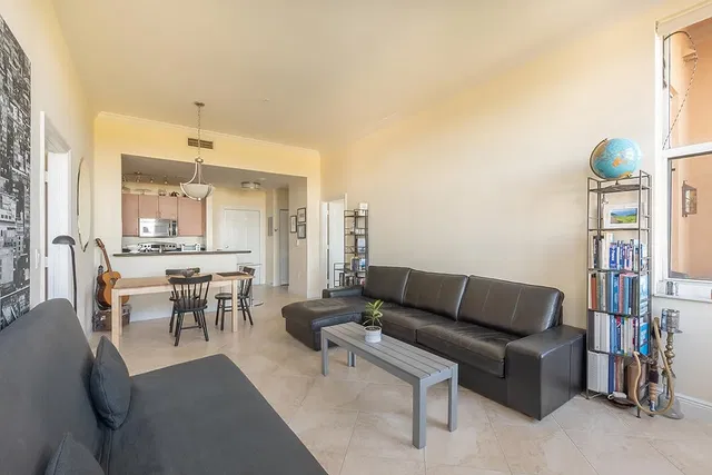 The Strand Unit 401 photo 7