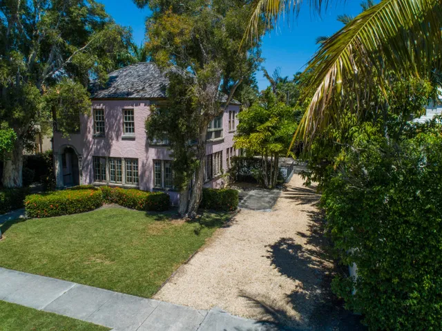 323 Chilean Avenue