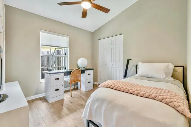 Residence photo 17