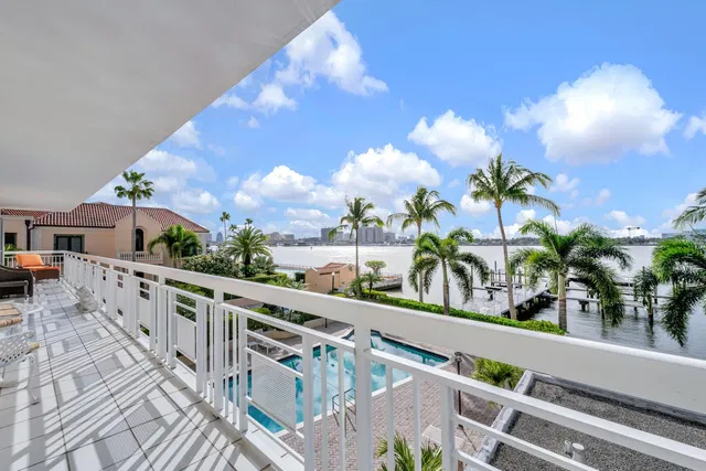 250 Bradley Place #308
