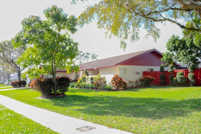 Residence photo 3