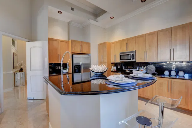 Two City Plaza Unit 518 photo 6