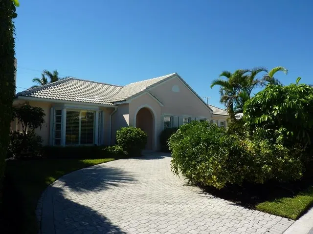 260 Plantation Road