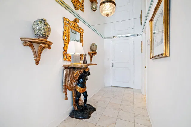 Winthrop House Condos Unit 611 photo 8