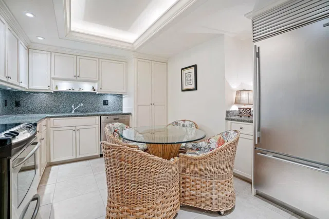 Winthrop House Condos Unit 611 photo 10