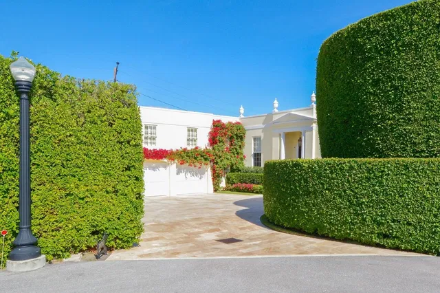 100 Regents Park Road