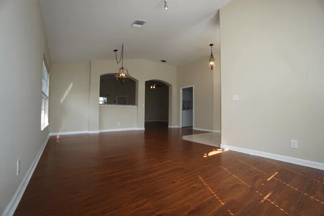 Residence photo 3