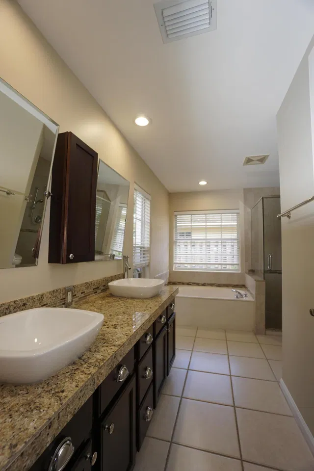 Residence photo 12