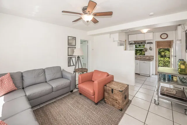  Residence photo 5