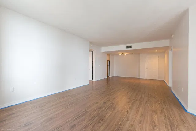 The Strand Unit 708 photo 6