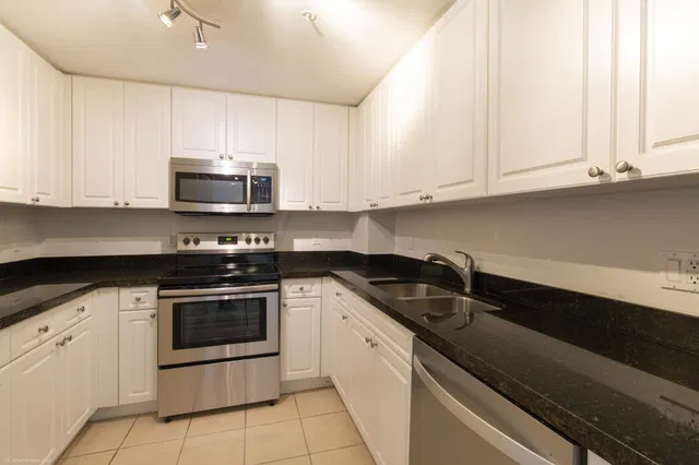 The Strand Unit 708 photo 8
