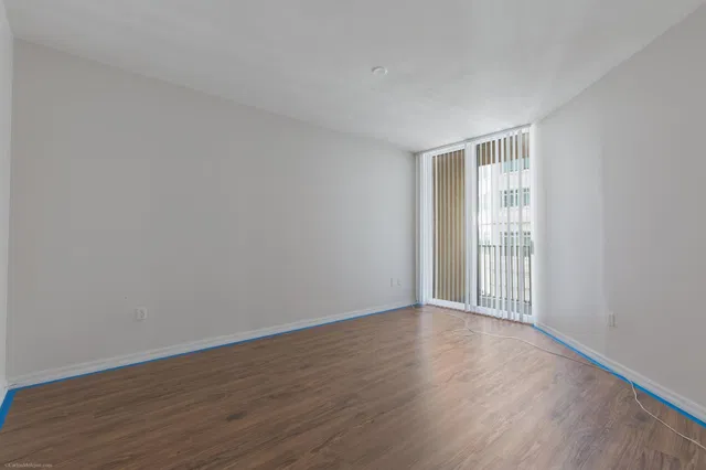 The Strand Unit 708 photo 10