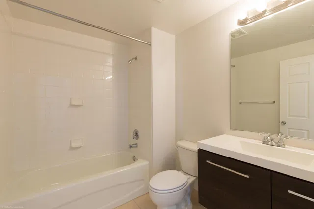 The Strand Unit 708 photo 12