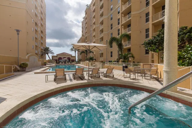 The Strand Unit 708 photo 16