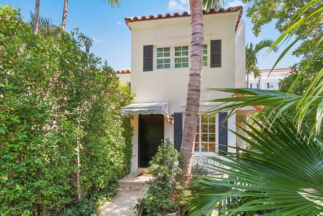 411 Australian Avenue #3