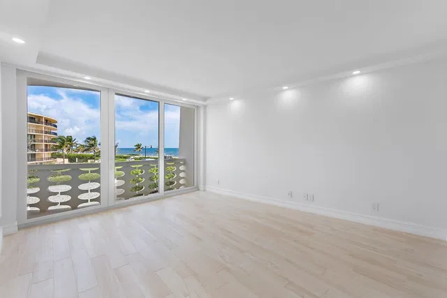 100 Sunrise Avenue #325