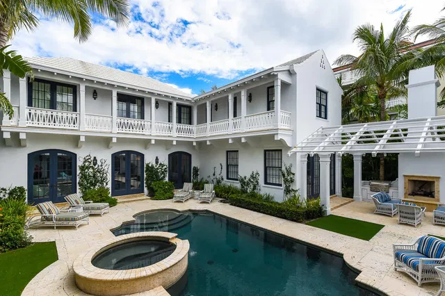 416 Brazilian Avenue
