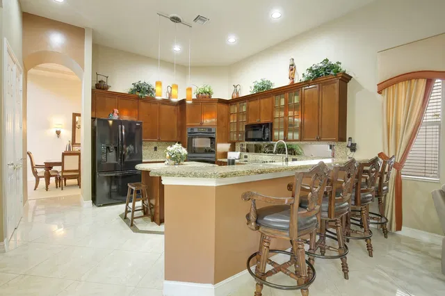  Residence photo 12
