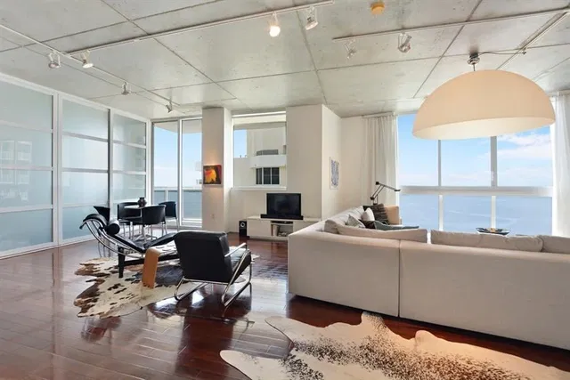 Villa Lofts Unit 1003 photo 2