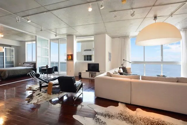 Villa Lofts Unit 1003 photo 3