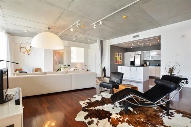 Villa Lofts Unit 1003 photo 4