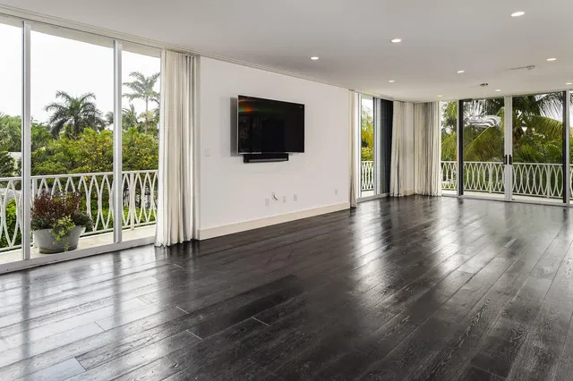 429 Australian Avenue #9