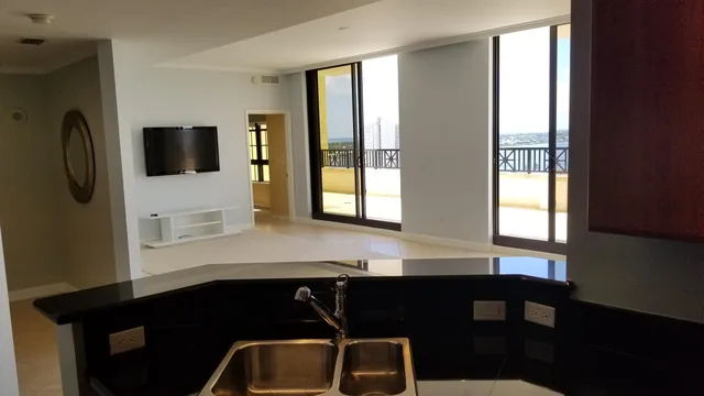 One City Plaza Unit 1104 photo 3